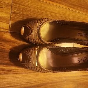 Beautiful leather pumps, 3 in heel.  Love these shoes, but can't wear high heels